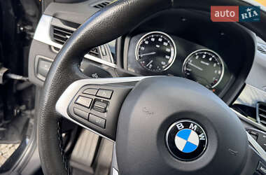 Позашляховик / Кросовер BMW X1 2018 в 