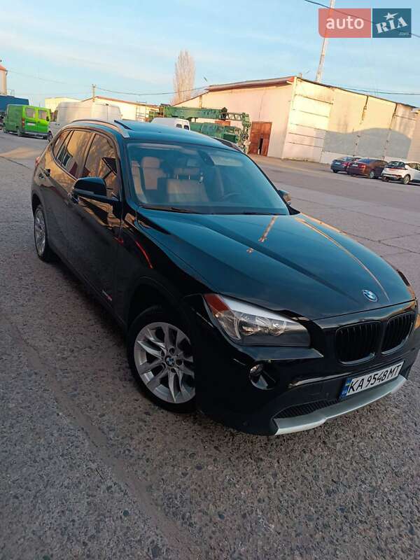 Внедорожник / Кроссовер BMW X1 2014 в 