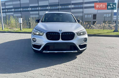 Внедорожник / Кроссовер BMW X1 2017 в 