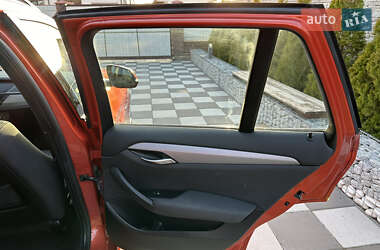 Позашляховик / Кросовер BMW X1 2013 в 