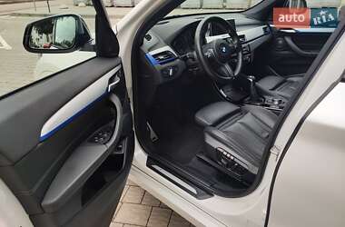Внедорожник / Кроссовер BMW X1 2016 в 