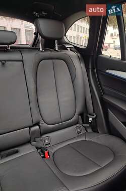 Внедорожник / Кроссовер BMW X1 2016 в 