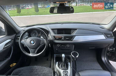 Позашляховик / Кросовер BMW X1 2009 в 