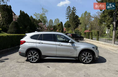 Внедорожник / Кроссовер BMW X1 2015 в 