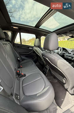 Внедорожник / Кроссовер BMW X1 2015 в 