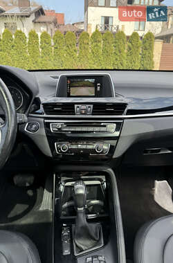 Внедорожник / Кроссовер BMW X1 2015 в 
