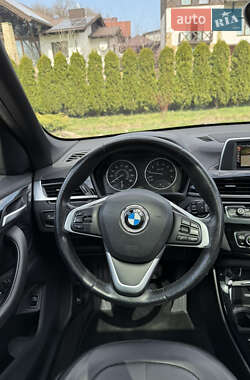 Внедорожник / Кроссовер BMW X1 2015 в 