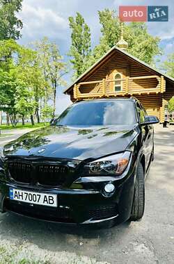 Позашляховик / Кросовер BMW X1 2015 в 
