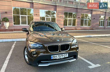 Внедорожник / Кроссовер BMW X1 2011 в 