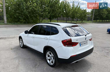Позашляховик / Кросовер BMW X1 2011 в 