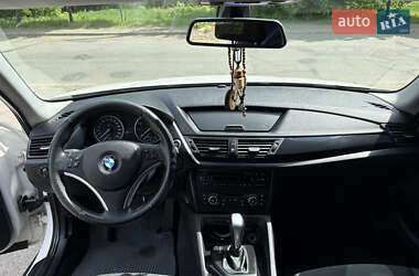 Позашляховик / Кросовер BMW X1 2011 в 