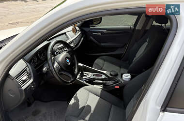 Позашляховик / Кросовер BMW X1 2011 в 