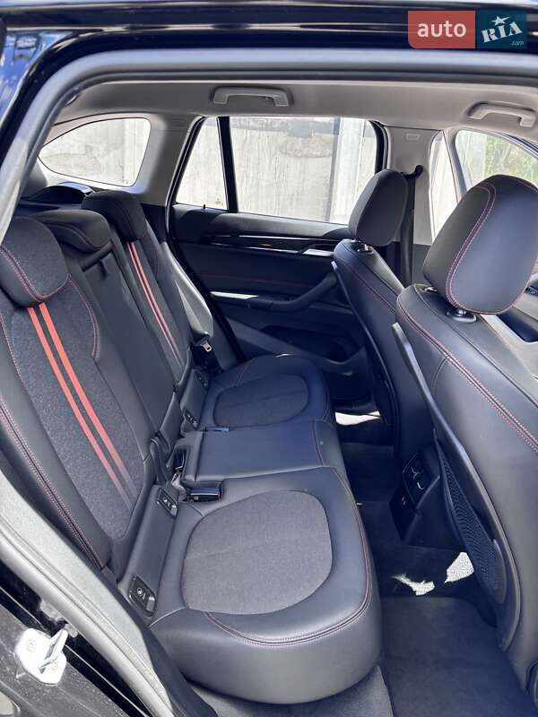 Внедорожник / Кроссовер BMW X1 2019 в Киеве