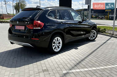 Позашляховик / Кросовер BMW X1 2014 в 