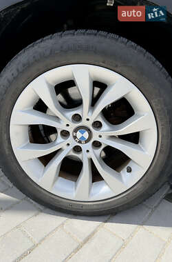 Позашляховик / Кросовер BMW X1 2014 в 