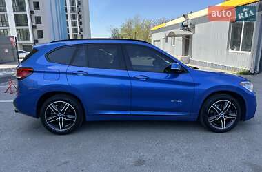 Позашляховик / Кросовер BMW X1 2016 в 