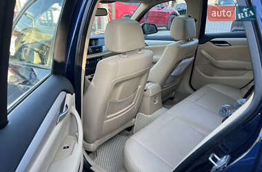 Позашляховик / Кросовер BMW X1 2013 в 
