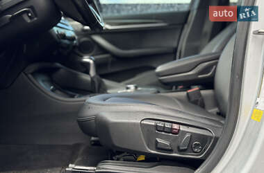 Внедорожник / Кроссовер BMW X1 2017 в 