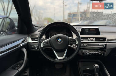 Внедорожник / Кроссовер BMW X1 2017 в 