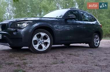 Позашляховик / Кросовер BMW X1 2013 в 