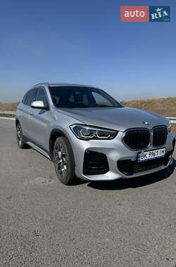 Внедорожник / Кроссовер BMW X1 2020 в 