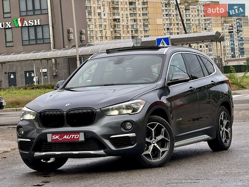 Внедорожник / Кроссовер BMW X1 2015 в 
