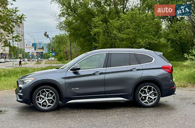 Внедорожник / Кроссовер BMW X1 2015 в 