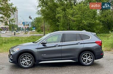 Внедорожник / Кроссовер BMW X1 2015 в 