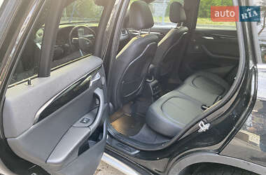 Позашляховик / Кросовер BMW X1 2015 в 