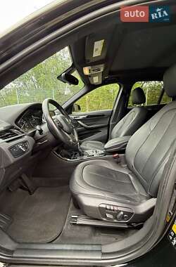 Позашляховик / Кросовер BMW X1 2016 в 