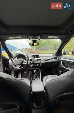 Позашляховик / Кросовер BMW X1 2016 в 