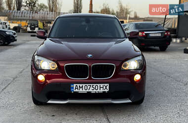 Позашляховик / Кросовер BMW X1 2010 в 