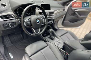 Позашляховик / Кросовер BMW X1 2019 в 