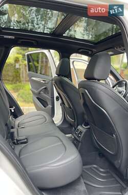 Позашляховик / Кросовер BMW X1 2019 в 
