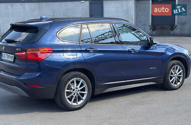 Позашляховик / Кросовер BMW X1 2018 в 