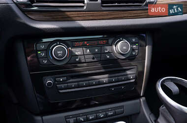 Позашляховик / Кросовер BMW X1 2013 в 