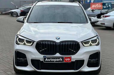 Позашляховик / Кросовер BMW X1 2015 в 