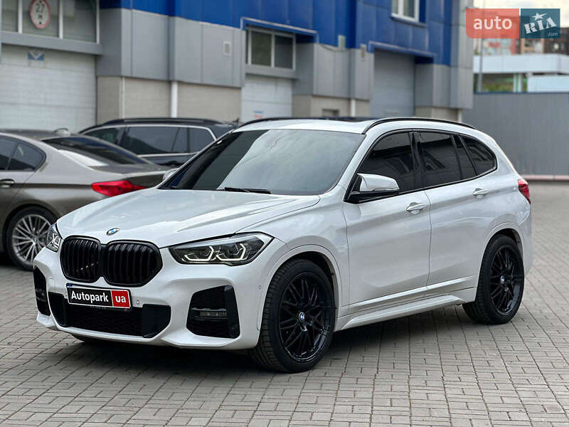 Внедорожник / Кроссовер BMW X1 2015 в Одессе