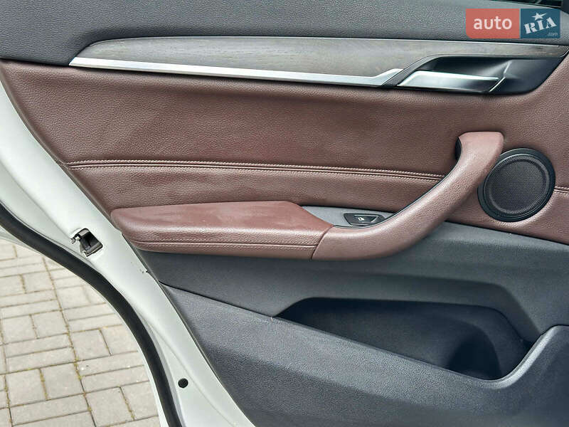 Внедорожник / Кроссовер BMW X1 2015 в Одессе