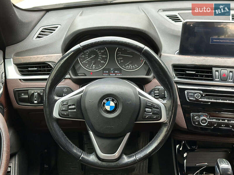 Внедорожник / Кроссовер BMW X1 2015 в Одессе