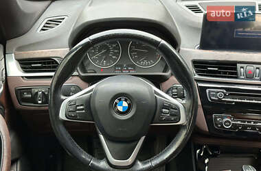 Позашляховик / Кросовер BMW X1 2015 в 