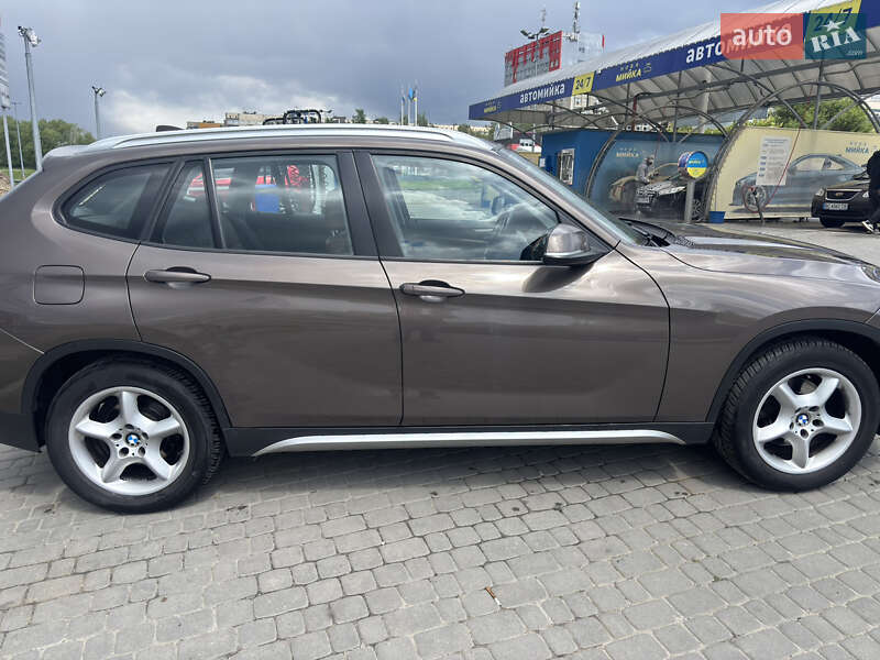 Позашляховик / Кросовер BMW X1 2013 в Львові