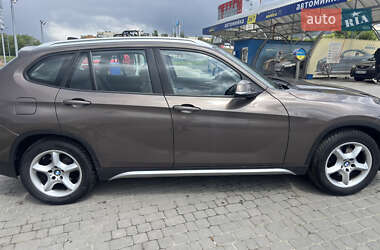 Позашляховик / Кросовер BMW X1 2013 в 