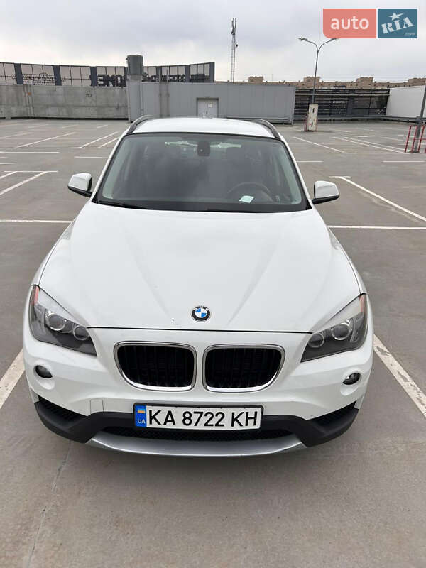 Позашляховик / Кросовер BMW X1 2013 в 