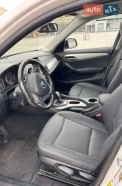 Позашляховик / Кросовер BMW X1 2013 в 