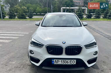 Позашляховик / Кросовер BMW X1 2018 в 