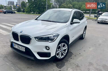 Позашляховик / Кросовер BMW X1 2018 в 