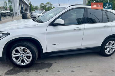Позашляховик / Кросовер BMW X1 2018 в 