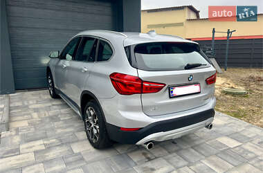 Позашляховик / Кросовер BMW X1 2020 в 