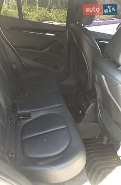 Внедорожник / Кроссовер BMW X1 2017 в 